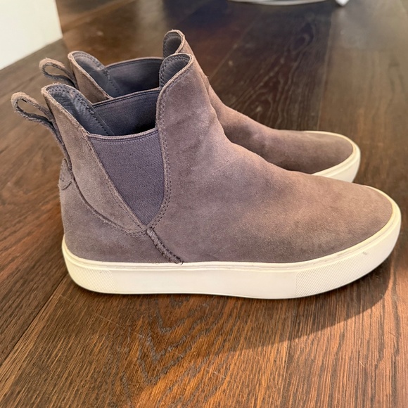 UGG Mauna Chelsea Sneaker Boot Brown suede Rubber sole Casual Athleisure Sz. 7.5 - Picture 1 of 6